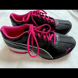 Ladies Puma Running Shoes Size 9